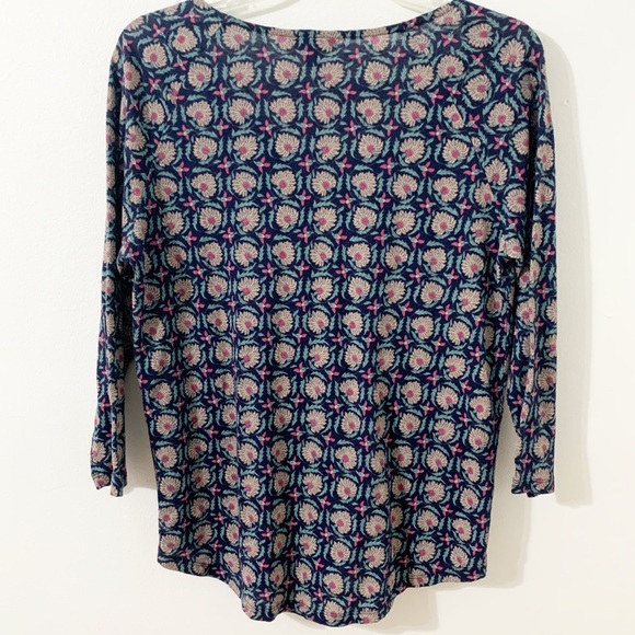 Lucky Brand Three Quarter Sleeved Rounded V-neck Floral Print Top Gathering Neck - Picture 3 of 8